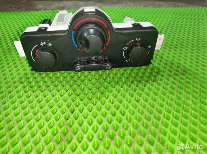 Блок управления климатом Renault Megane 2