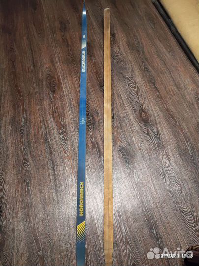 Беговые лыжи деревянные без креплений