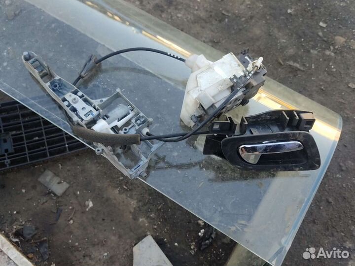 Ручка двери внутренняя перед прав на Peugeot 308