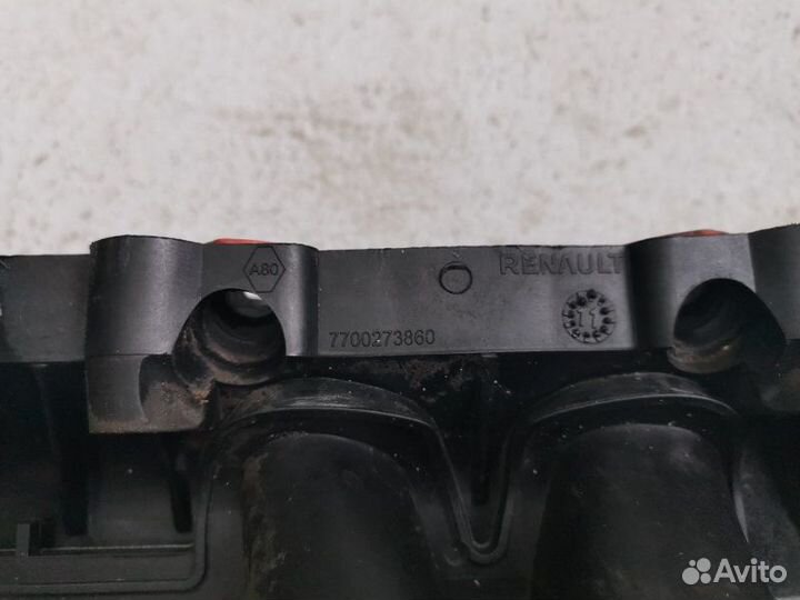 Коллектор впускной Renault Sandero хэтчбек K7JA710