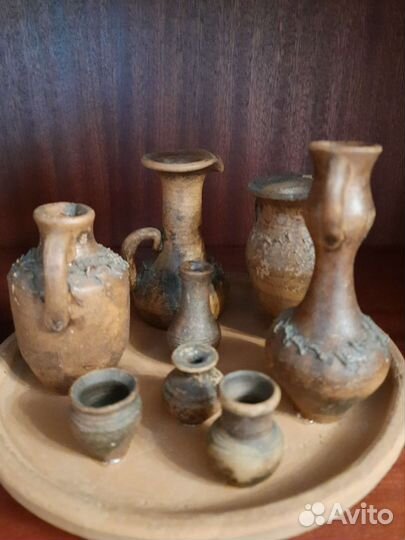 Сувенир. Набор маленьких кувшинчиков