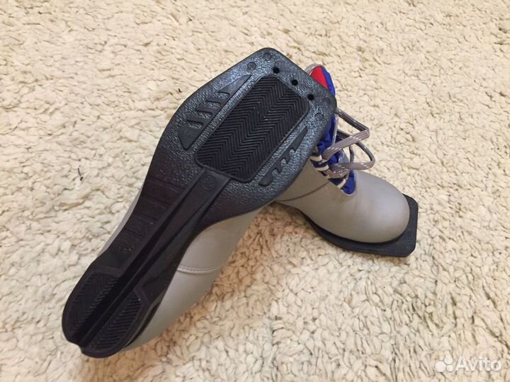 Лыжные ботинки Nordway в состоянии новых