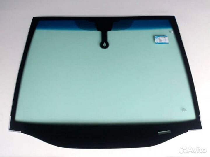 Лобовое стекло Subaru Traviq Субару Травик 2005гв