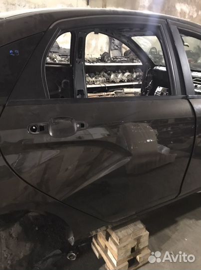 Задняя правая дверь Веста ангкор