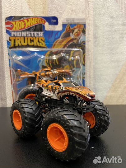 Hot wheels monster truck tiger shark