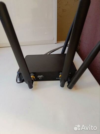 Wi-Fi роутер Триколор TR 3g/4g router -02