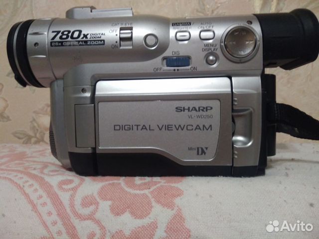 Видеокамера Sharp VL-WD250S аналоговая Малайзия