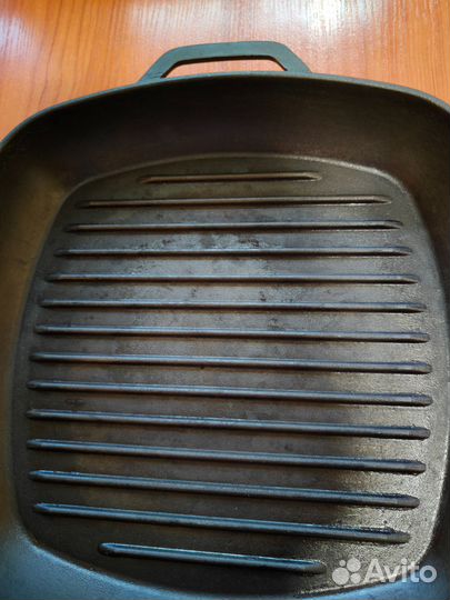 Чугунная сковорода гриль со стеклянной крышкой