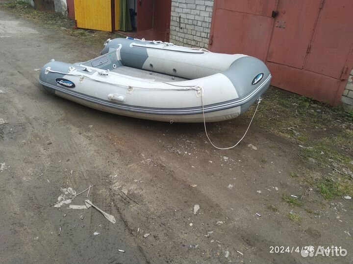 Лодка Gladiator 330 нднд