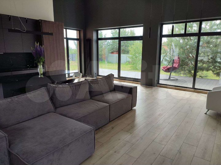 Коттедж 180 м² на участке 10 сот.