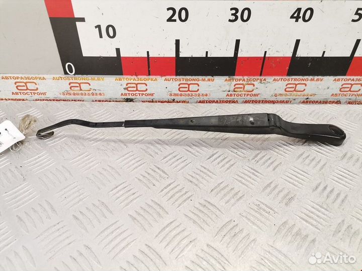 Щеткодержатель (поводок стеклоочистителя, дворник)