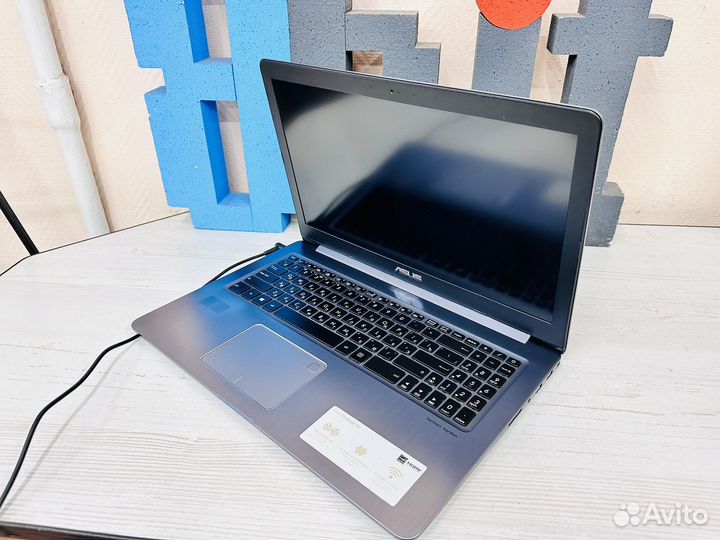 Игровой ноутбук asus i5-8300 GTX 1050 4gb