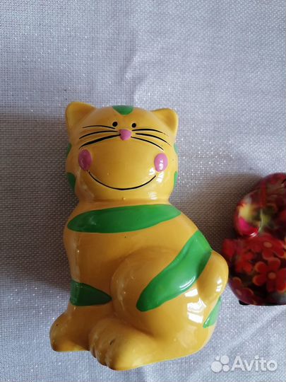 Копилки фарфоровые. Кот и кролик