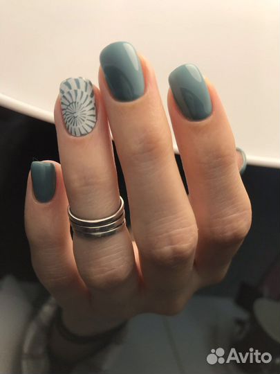 Маникюр и педикюр