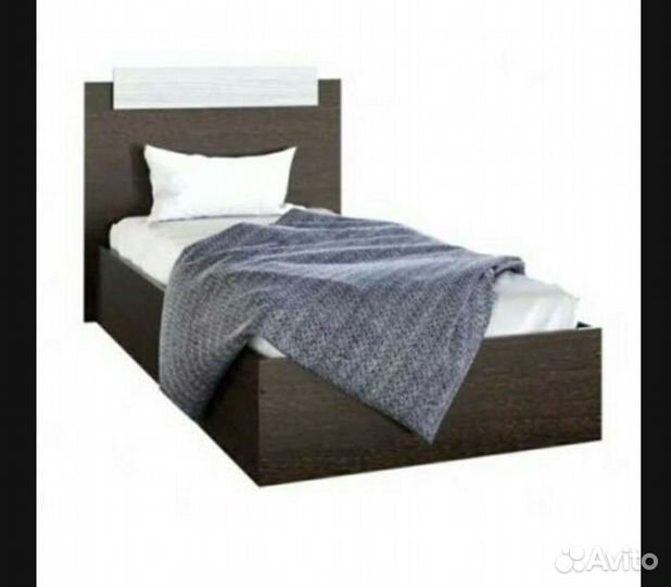 Кровать
