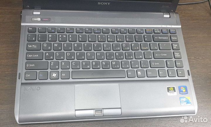 Ноутбук Sony Vaio vpcs11M9R