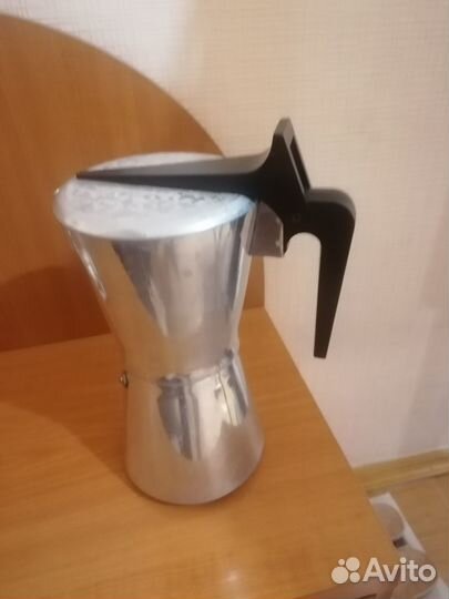 Продам кофеварку