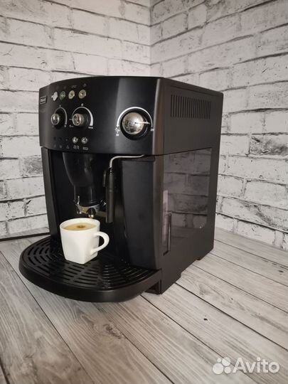 Кофемашина Delonghi magnifica