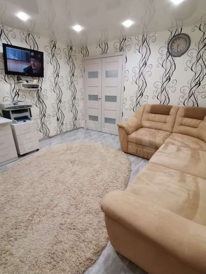 2-к. квартира, 49 м², 1/3 эт.