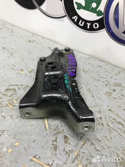 Кронштейн крыла Audi A3 8P BZB 2007