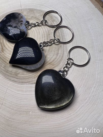Брелоки с натуральными камнями в форме сердца