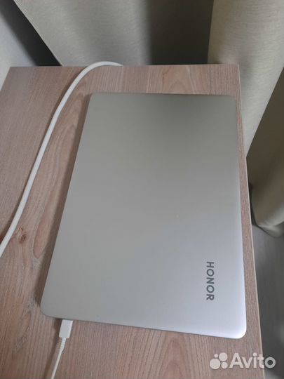 Honor MagicBook 14: AMD R5 3500