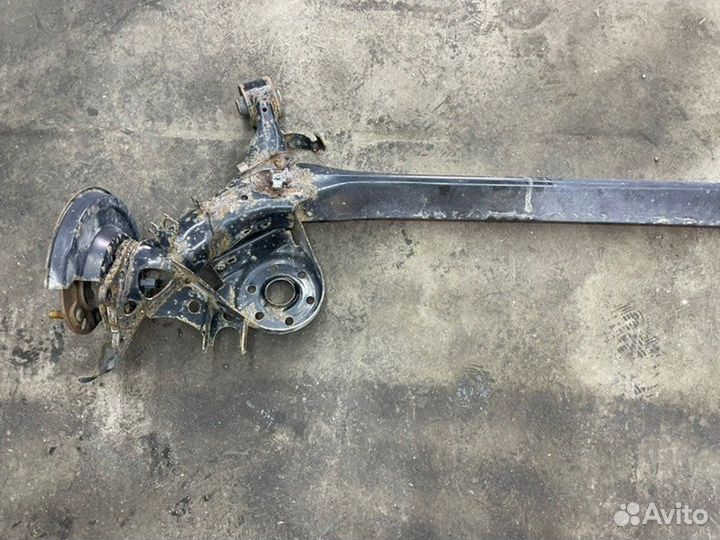 Балка поперечная задняя Toyota Corolla ZRE151L