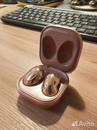 Беспроводные наушники Samsung Galaxy Buds Live