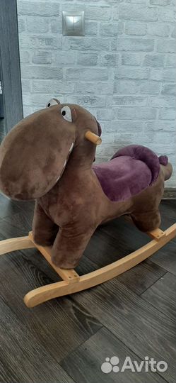 Детская качалка лошадь