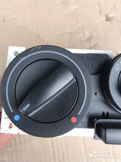 Блок управления отопителем Volkswagen Golf 4