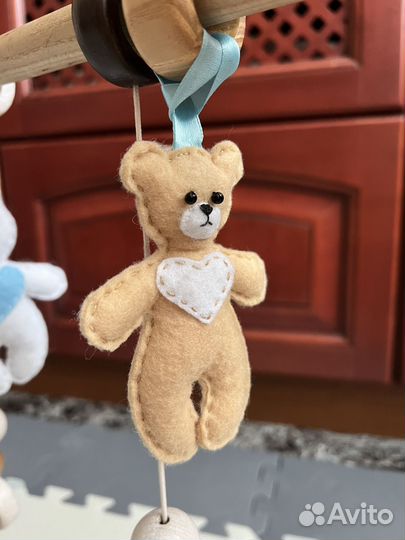 Стойка-тренажер Монтессори с игрушками