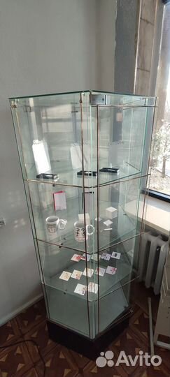 Стеклянная тумба