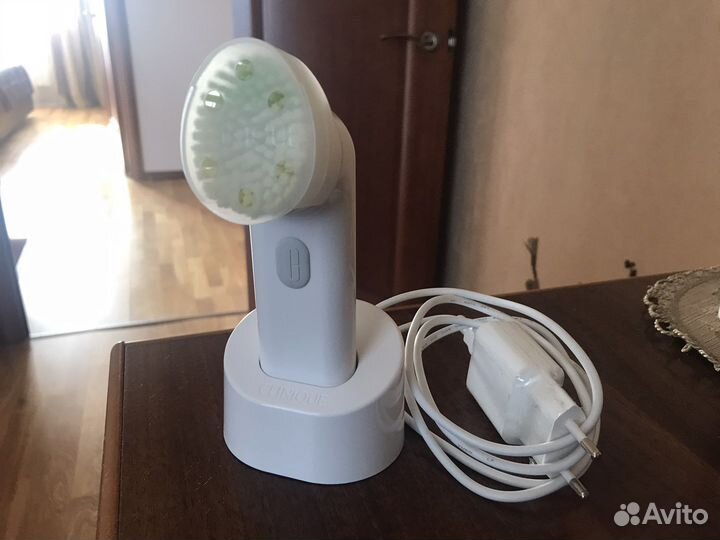 Щетка для лица Clinique Sonic System