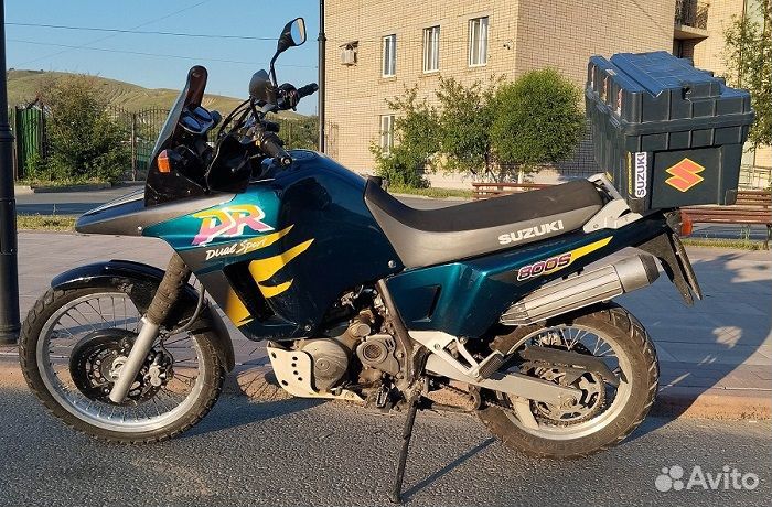 Suzuki DR 800
