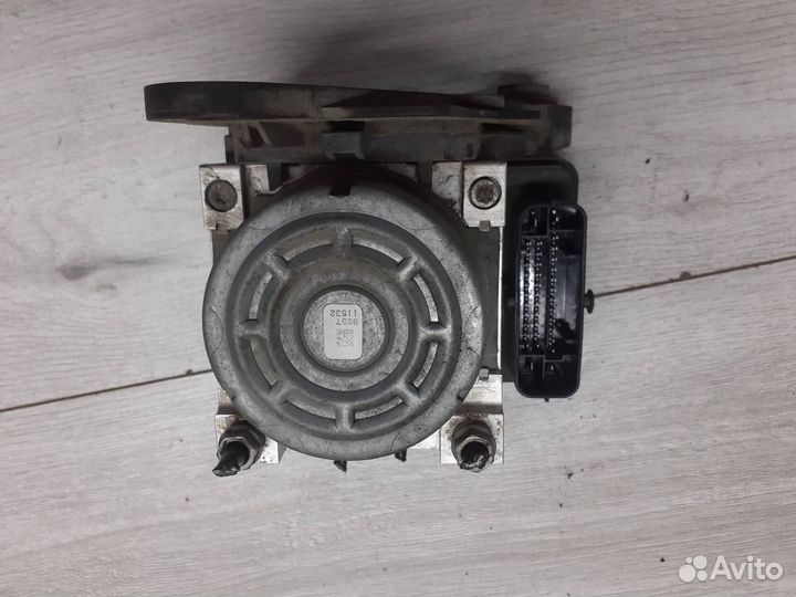 Блок ABS (насос) Skoda Octavia A7