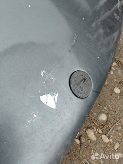 Капот передний Opel Vectra GL E18NVR 1989