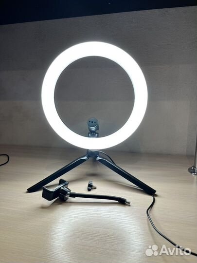 Кольцевая лампа со штативом новая