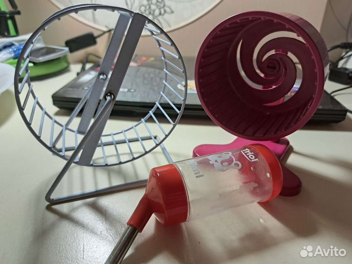 Колесо, поилка для грызунов