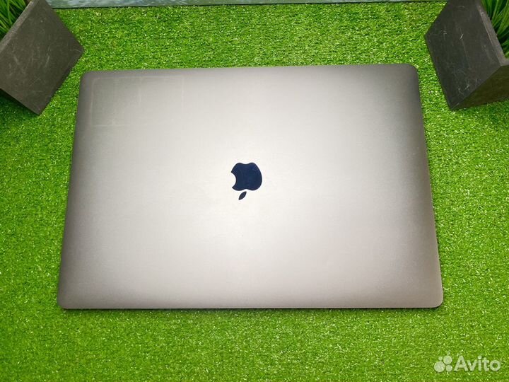 MacBook Pro 16 2020 i7 16gb 512gb/265-циклов