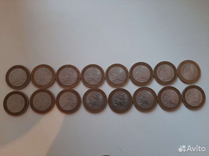 Продам манеты 10 р