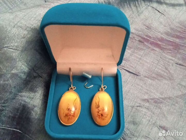 Серьги (селенит), 1987 год