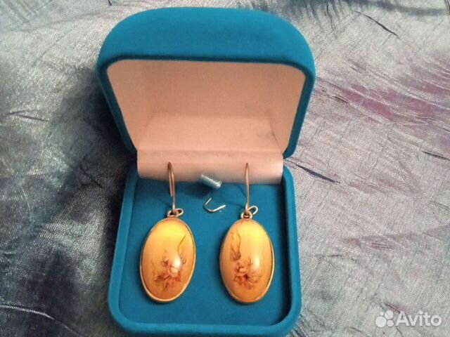 Серьги (селенит), 1987 год