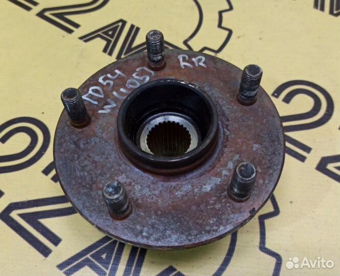 Ступица задняя правая Suzuki Escudo TD54W J20A