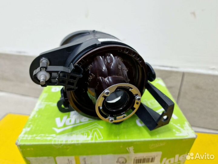 Противотуманная L фара Volkswagen Passat B6 Valeo