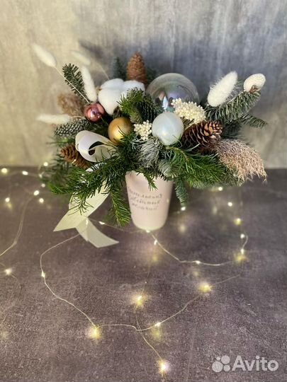 Новогодний букет из нобилиса