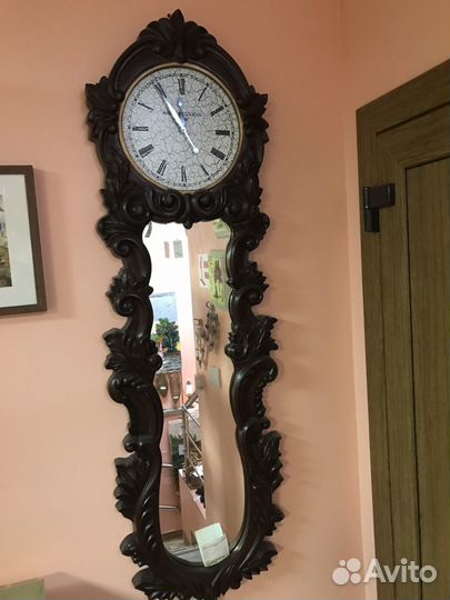 Зеркало настенное с часами