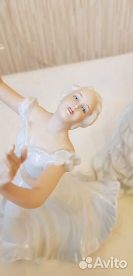 Фарфоровые статуэтки 