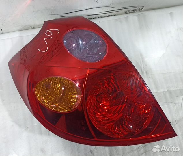 Фонарь задний левый хетчбэк Kia Ceed