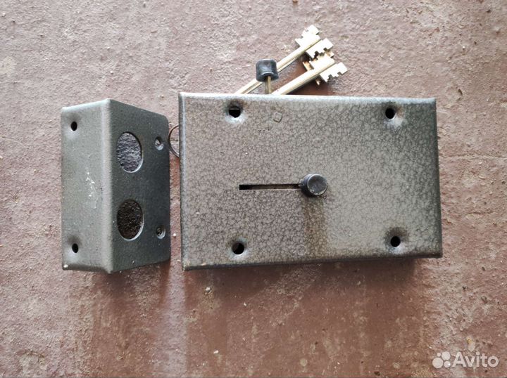 Замок гаражный