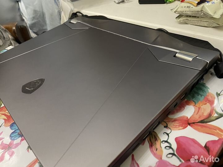 Msi titan gt76